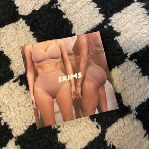 SKIMS Sculpting Thong High Waist in Clay